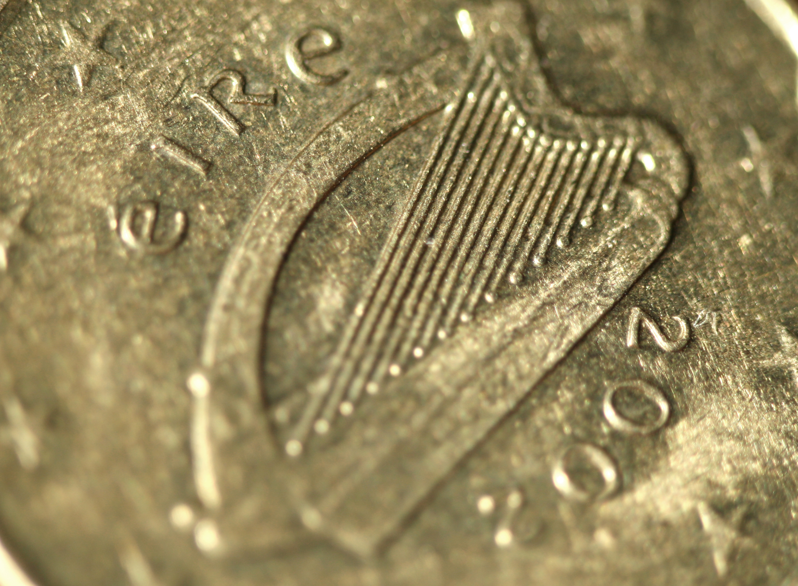 A harp on the back of a Euro coin